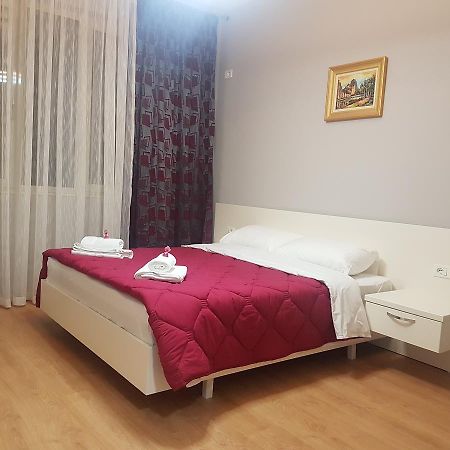 City Center Apartment Tirana Esterno foto